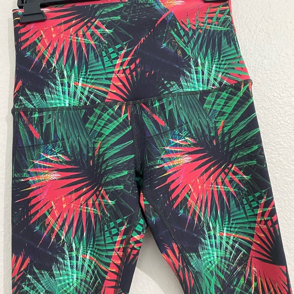Lorna Jane electric palm leggings - Picture 5 of 6